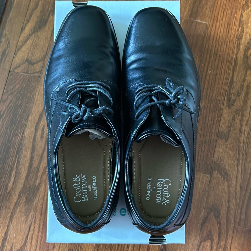 Black dress shoes - 11 wide